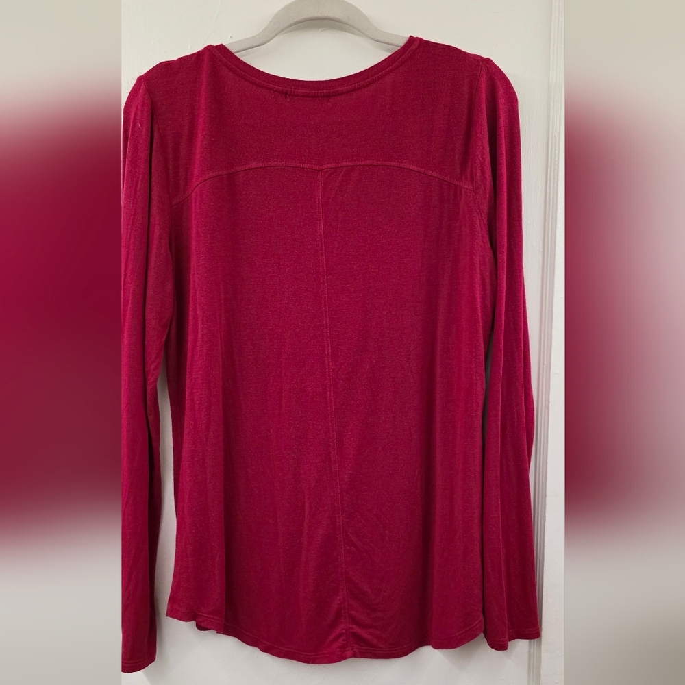 🔥prAna Raspberry Pink Long Sleeve Pocket Tee Scoop Neck Top Medium - Picture 2 of 7